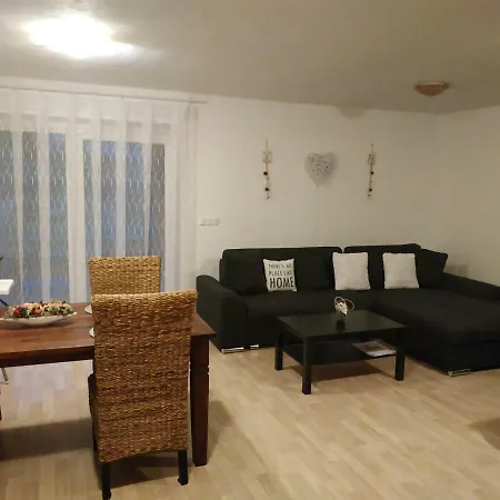 Ubytovani Az Pro 7 Osob V Klidne Oblasti Prázdninový dům *